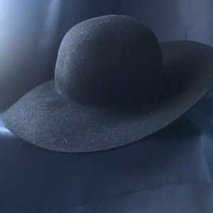 Black floppy hat